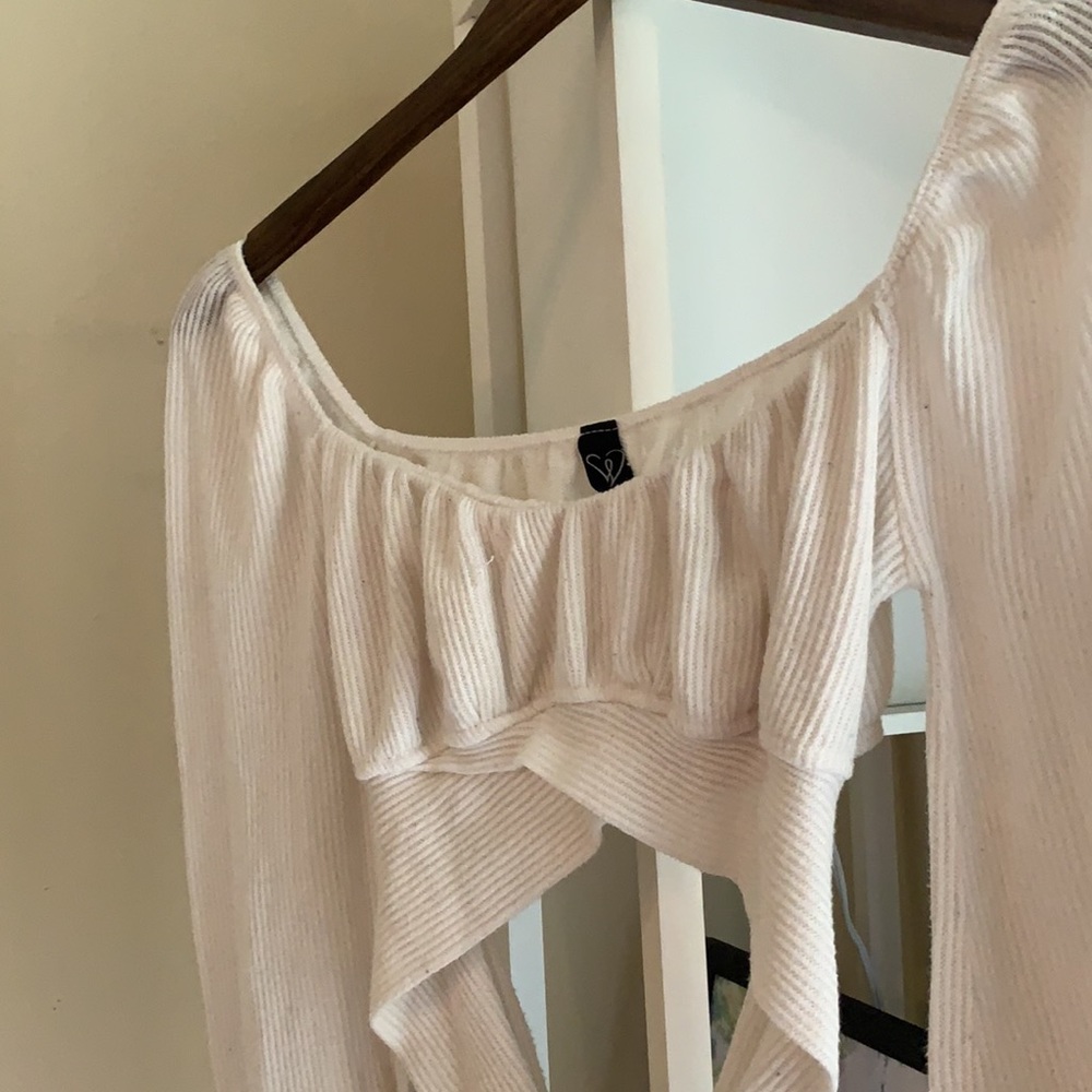 Crop top - Picture 2 of 4